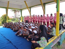 Perkenalkan Sejarah, Bhayangkari Bersama Anak TK Kunjungi Kesultanan Sintang