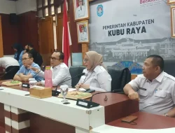 Bupati Sujiwo Pimpin Rapat Finalisasi RAB Pembangunan Tugu Mangrove di Bundaran Gaia