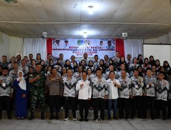 Bupati Sintang Minta Guru Fokus Mengabdi dan Tidak Mudah Mengajukan Pindah