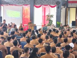 Bupati Sintang Minta Camat dan Kades Aktif Sebarkan Informasi kepada Warga