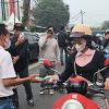 Bupati Sintang Bersama Forkopimda Bagikan 3.000 Masker, Warga Diingatkan Bahaya Asap Karhutla