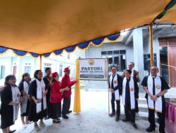 Sekda Sintang Resmikan Pastori Resort GKE, Ajak Jemaat Jaga Aset Gereja
