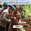 Bupati Sintang Tanam Pohon di Suaka Enggang Hutan Wisata Baning dalam Rangka HUT ke-81 Brimob