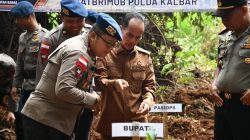 Bupati Sintang Tanam Pohon di Suaka Enggang Hutan Wisata Baning dalam Rangka HUT ke-81 Brimob